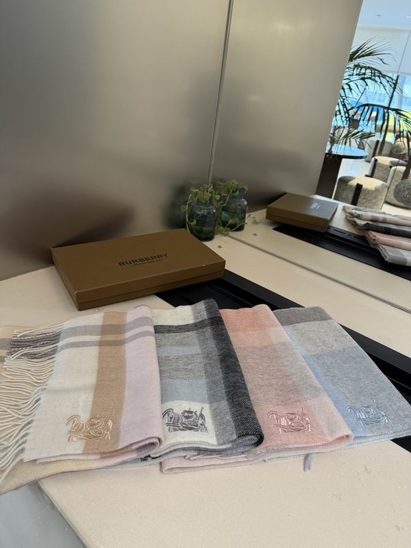Burberry scarf 30X180cm E120502